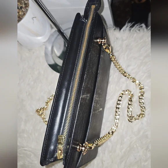 Authentic Louis Vuitton Epi - Picture 6 of 17